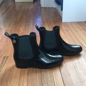 Silky Toes Black w/ Green Detail Rainboot